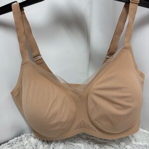 HoneyLove beige comfort bra. Wireless adjustable straps. 36D/DD